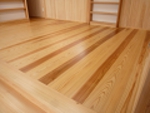 １階杉板の床
